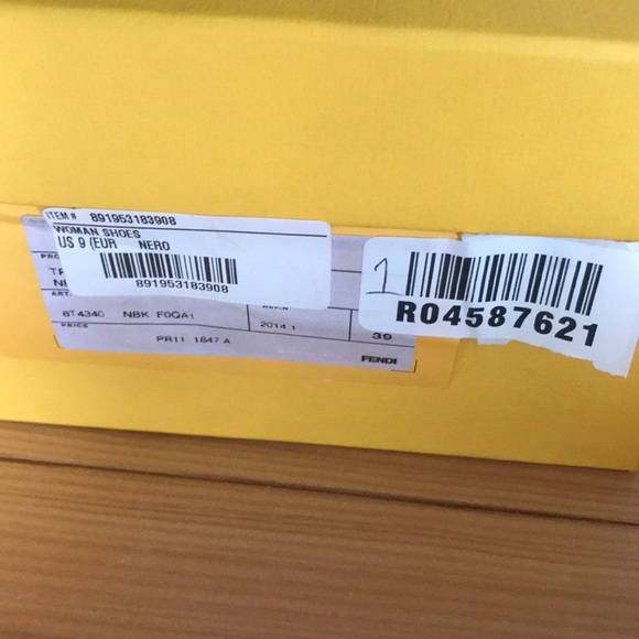 💠FENDI BLACK SUEDE ANKLE BOOTS💠 - Picture 7 of 8